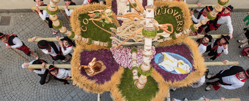 Pasqua a Bormio: esempio di tradizionale carro pasquale
