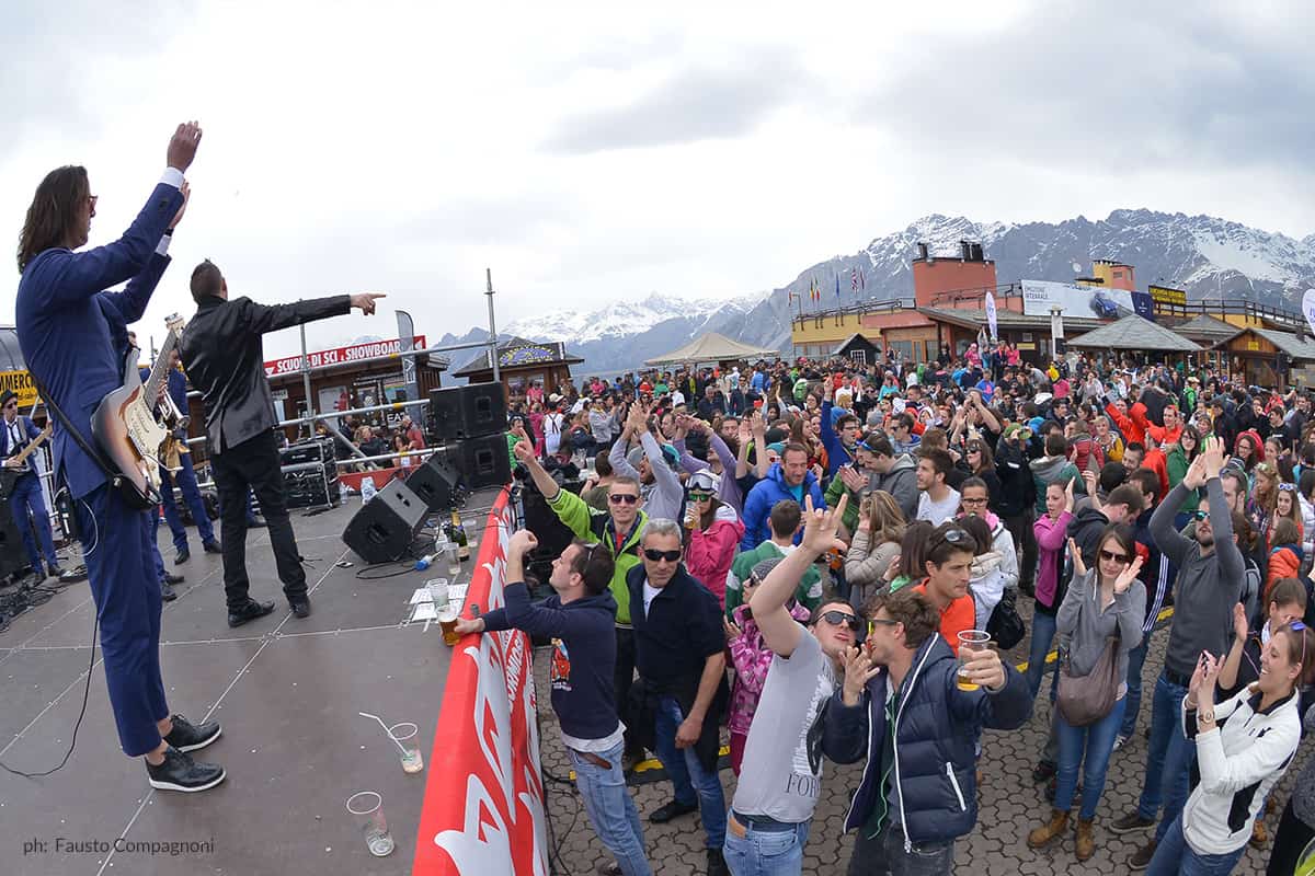 Pozza dei Mat 2016: live band a Bormio 2000, gente in festa