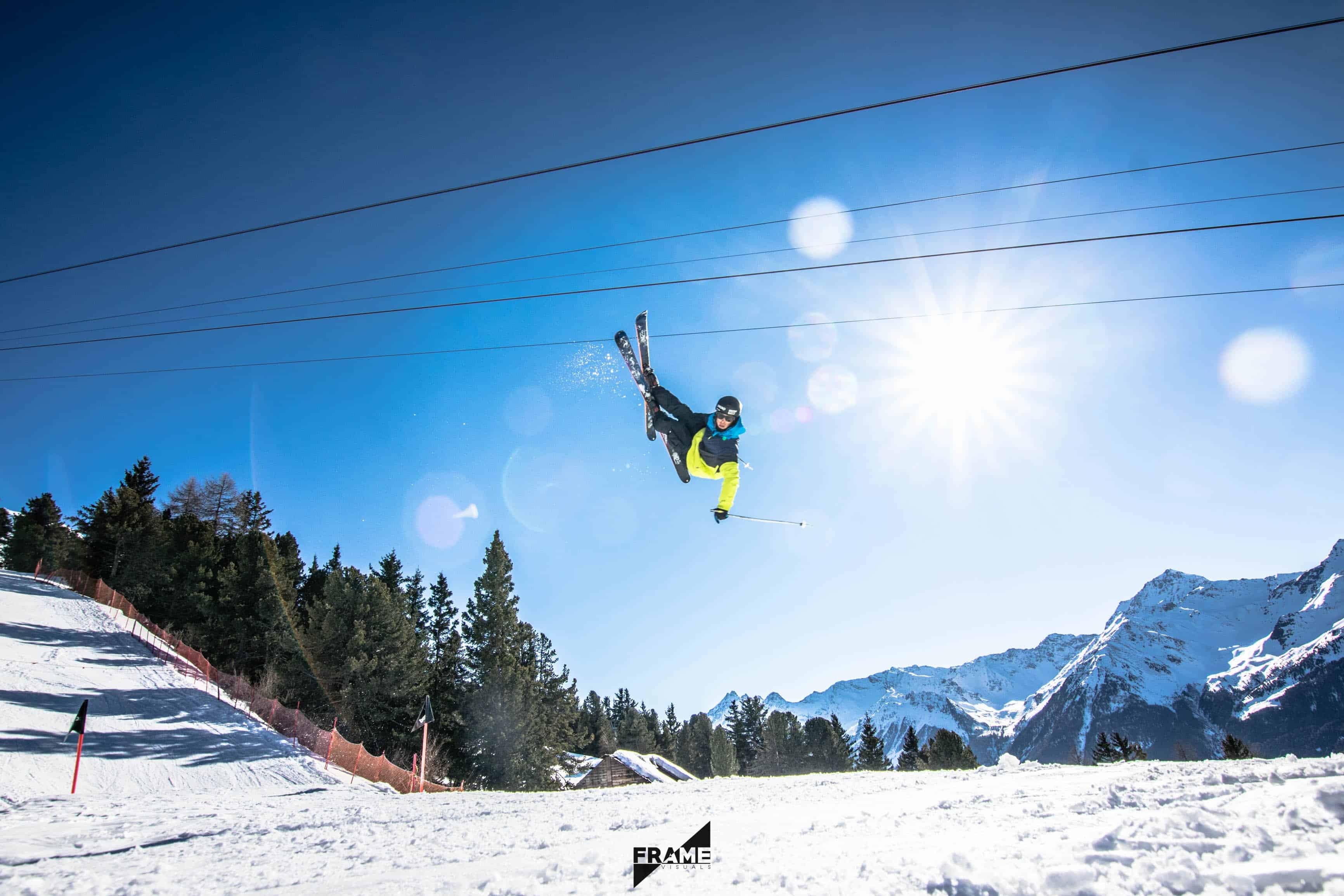 Rockin Mountains 2016. Salto con gli sci allo snowpark